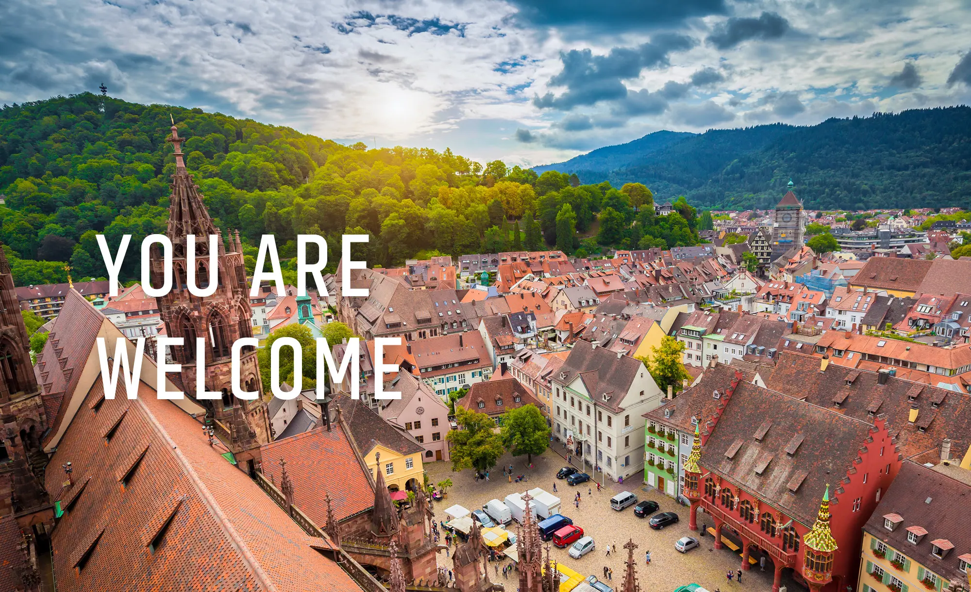 Blick vom Freiburger Münster auf den Münstermarkt und die Freiburger Altstadt